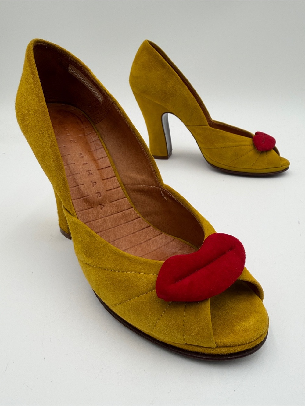 CHIE MIHARA sz38 AMAZING Hot Lips Suede Peep-Toe Heels